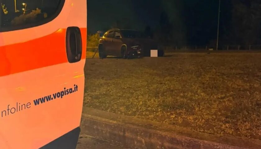Pontecagnano Faiano, auto si ribalta più volte nella rotatoria all’altezza di Decathlon