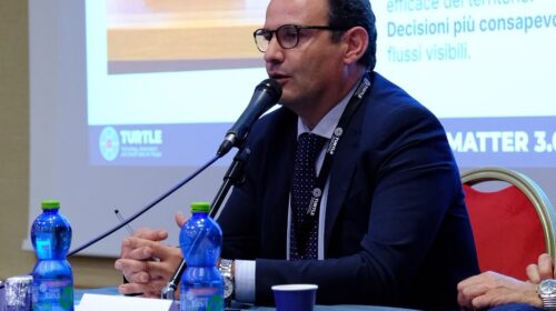 La raccolta del vetro genera valore per il territorio: dalla piattaforma gestita da EcoAmbiente Salerno distribuite risorse ai Comuni per circa 400 mila euro La raccolta del vetro genera valore per il territorio: dalla piattaforma gestita da EcoAmbiente Salerno distribuite risorse ai Comuni per circa 400 mila euro