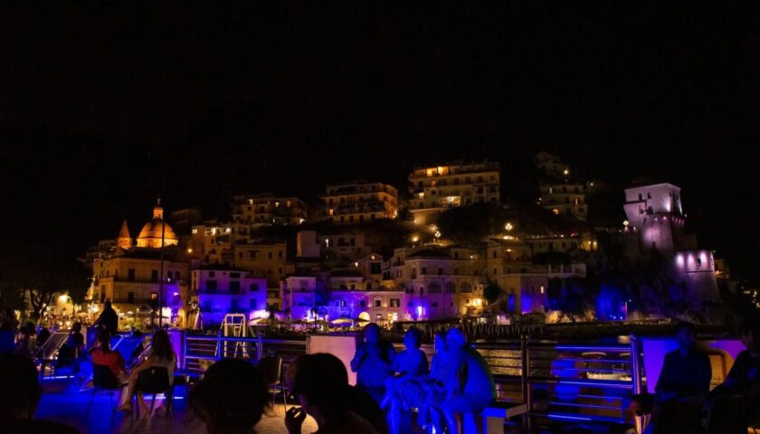“LE NOTTI AZZURRE”: A CETARA IL GRAN FINALE TRA MUSICA, POESIA, SPETTACOLO E SAPORI DEL TERRITORIO