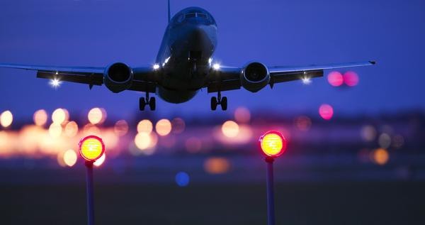 Problemi al volo Salerno-Palma di Maiorca: aereo per la seconda volta fa inversione e torna  in aeroporto