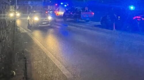 Lanciarazzi e bombe carte dall’autostrada contro auto in sosta e cittadini: caos ultras a Pagani Lanciarazzi e bombe carte dall’autostrada contro auto in sosta e cittadini: caos ultras a Pagani