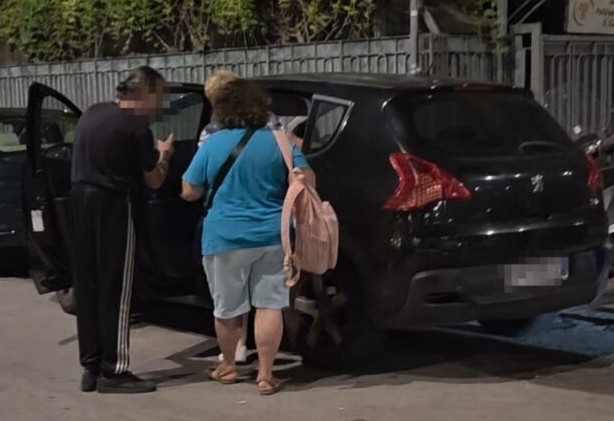 Salerno, scoperto tassista abusivo in Piazza Vittorio Veneto