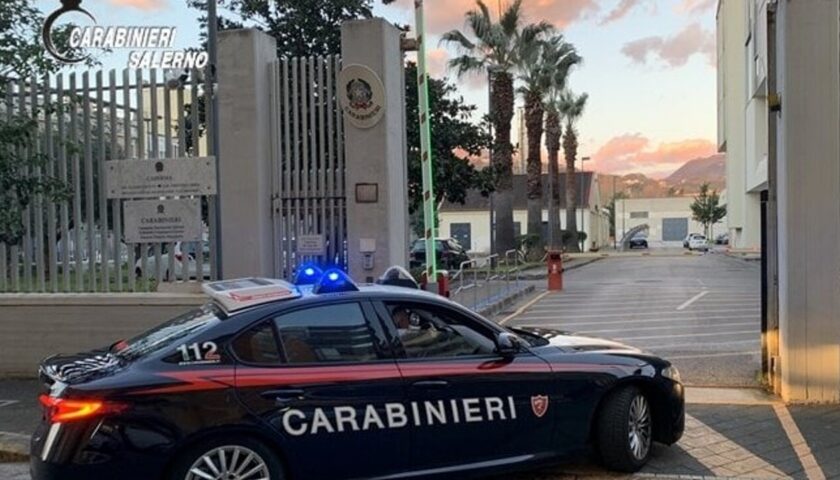Blitz sul litorale di Salerno: sequestrato un chiosco ambulante, denunce e multe