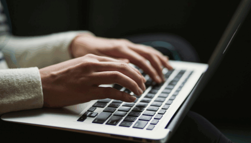 Piattaforme digitali e tutela del consumatore: cosa dovremmo sapere prima di iscriverci