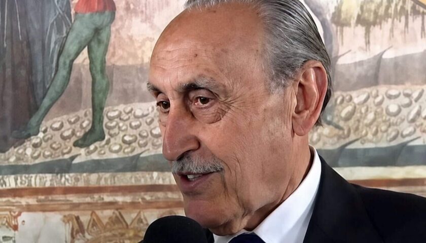 Morte Michele Pinto, Ugo  Carpinelli: “L’assenza del gonfalone del comune di Giffoni Valle Piana grave sgarbo istituzionale”