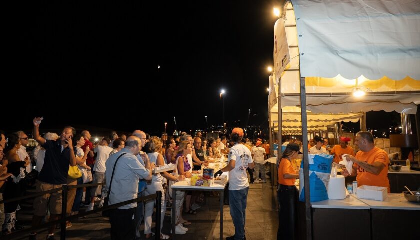 Salerno Pitti Pizza & Friends, il villaggio è pronto: da domani sei giorni di pizza, musica e spettacolo a Piazza della Libertà