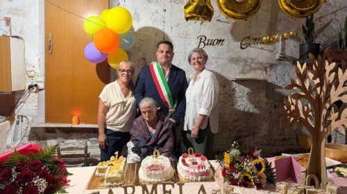 Ascea festeggia i 100 anni di Carmela Cesarano. Il Cilento si conferma terra di centenari