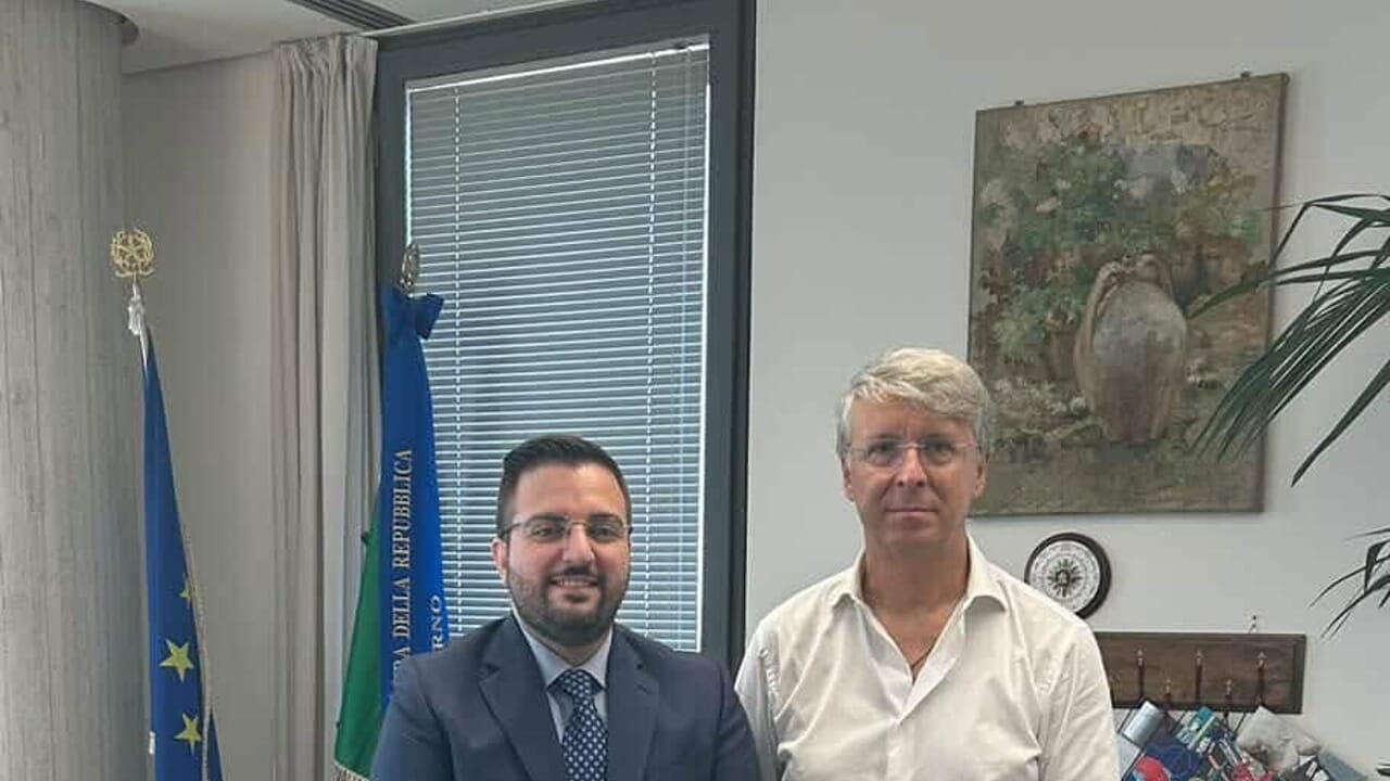 Consigliere comunale e procuratore discutono legalità e abusivismo a Salerno