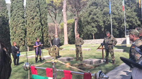 A Cassino, sepolti i due soldati tedeschi ritrovati sulle colline di Salerno A Cassino, sepolti i due soldati tedeschi ritrovati sulle colline di Salerno