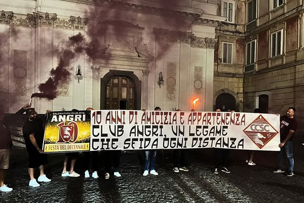 Salernitana, il club dei tifosi di Angri festeggia in piazza Annunziata i 10 anni dalla nascita