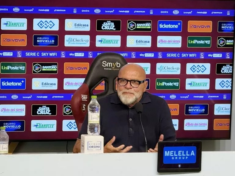 Salernitana-Cavese, Cosmi a caccia del primo successo: “Gara da non sbagliare ma ci sarà da combattere”