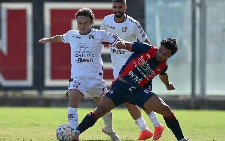 Salernitana, disco rosso a Crotone