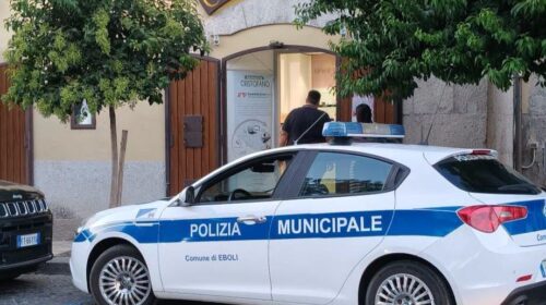 Tentata rapina in farmacia a Eboli: arrestato uomo armato di coltello Tentata rapina in farmacia a Eboli: arrestato uomo armato di coltello