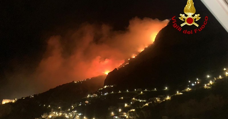 Incendi sui Monti Lattari. Zabatta (assessora regionale): “Dietro le fiamme, una precisa regia”