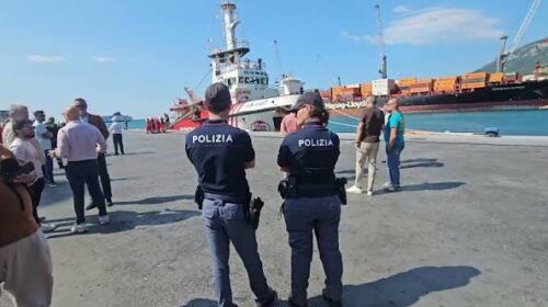 La nave Ong con 78 migranti arriverà domani nel porto di Salerno La nave Ong con 78 migranti arriverà domani nel porto di Salerno