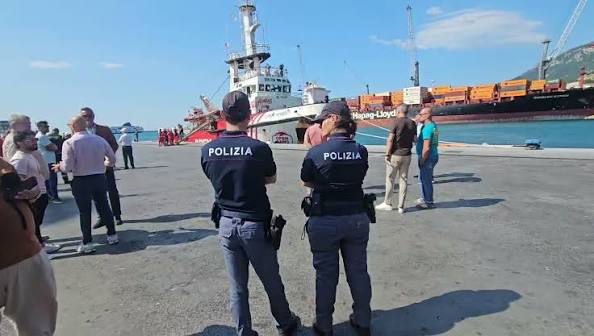La nave Ong con 78 migranti arriverà domani nel porto di Salerno