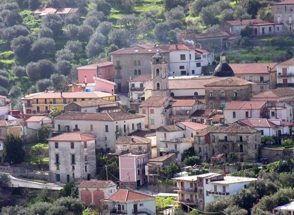 Montecorice, ampliamento Museo all’aperto “Màschkari e suoni pe sta via, in allegria co sta bella compagnia”
