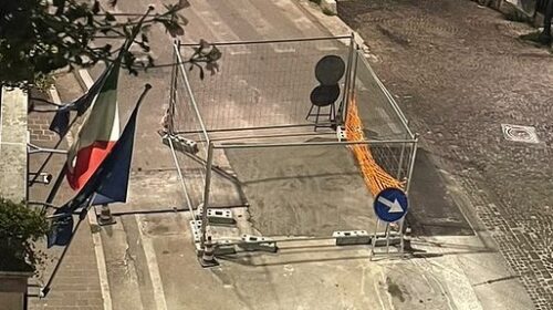 Montesano sulla Marcellana, resti umani ritrovati in un cantiere dei lavori Enel in piazza Gagliardi Montesano sulla Marcellana, resti umani ritrovati in un cantiere dei lavori Enel in piazza Gagliardi