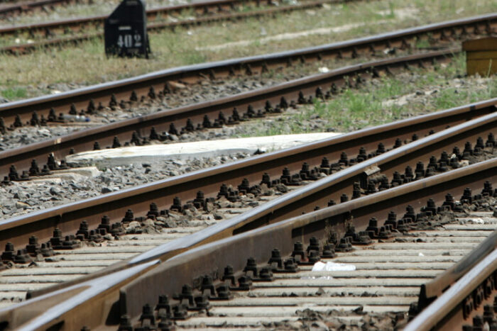 Ordigno bellico rinvenuto sulla tratta ferroviaria nei pressi di Pontecagnano Faiano