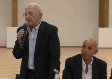 Salerno, De Luca inaugura il palazzetto dello Sport tra Mercatello e Mariconda