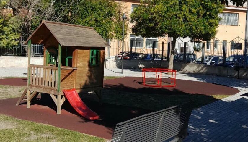 Scafati, restituito ai piccoli il parco di via Della Resistenza. Aliberti: “Punto di riferimento per famiglie e bambini”