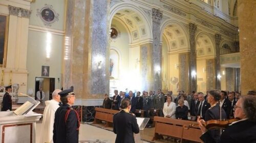 Salerno, la Polizia ha celebrato il patrono San Michele con una messa all’Annunziata Salerno, la Polizia ha celebrato il patrono San Michele con una messa all’Annunziata