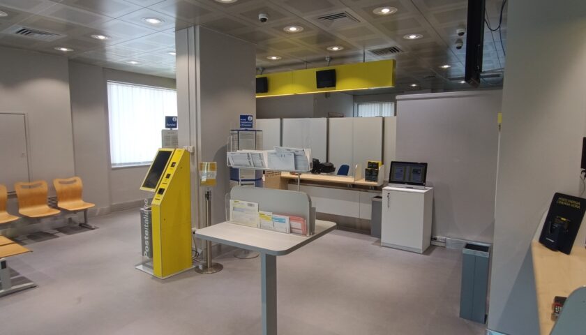 L’ufficio postale di Vallo Della Lucania riapre al pubblico dopo i lavori di ristrutturazione