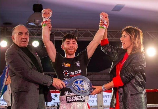 Pugilato, il salernitano De Rosa sul podio in Sardegna per il titolo europeo Supergallo