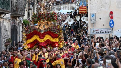 Salerno, fede e tradizione per San Matteo