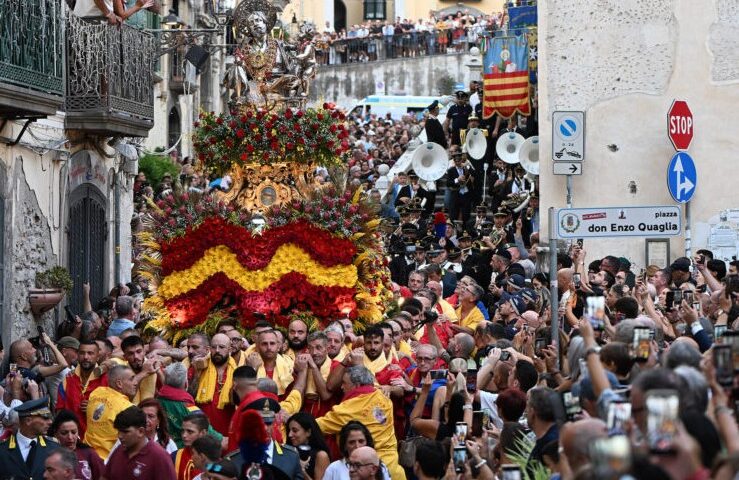 Salerno, fede e tradizione per San Matteo