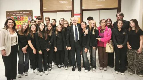 Salerno, inaugurato l’anno scolastico al Barra-Mari: De Luca incontra gli alunni