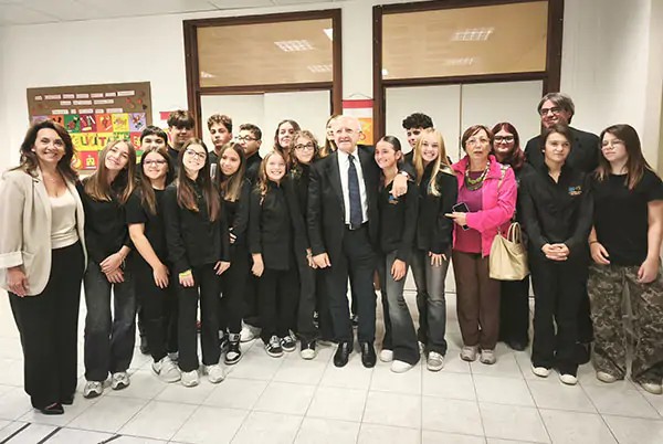 Salerno, inaugurato l’anno scolastico al Barra-Mari: De Luca incontra gli alunni