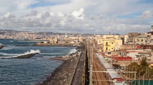 Treni storici Campania, 35 viaggi per scoprire il territorio regionale a bordo dei convogli d’epoca Treni storici Campania, 35 viaggi per scoprire il territorio regionale a bordo dei convogli d’epoca