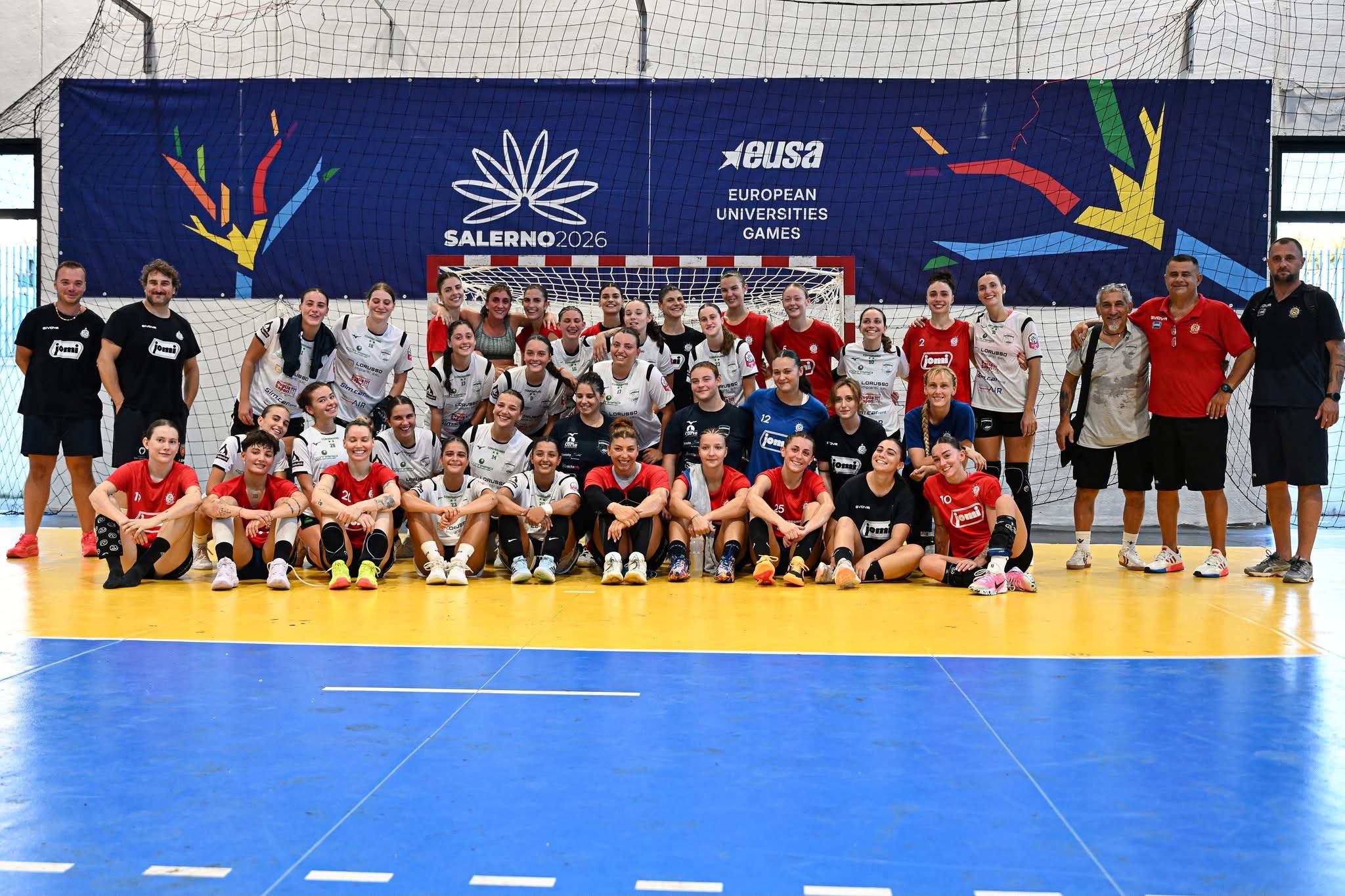Squadra di pallamano femminile di Jomi Salerno vince due partite in amichevole, preparazione per campionato