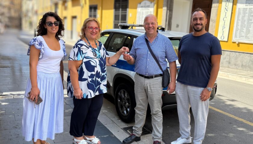 Castel San Giorgio, rinnovato il parco mezzi della Polizia Locale: arrivata una nuova Jeep Avenger ibrida