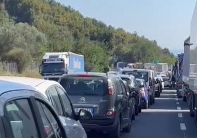 Incidente stradale sul Raccordo tra gli svincoli di Baronissi e Salerno: ci sono diversi feriti, anche gravi