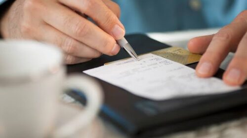 SPESSO LEGGO DI CONTI NON PAGATI IN ESERCIZI PUBBLICI: CHE TIPO DI REATO SI CONFIGURA?