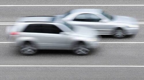 SORPASSARE A DESTRA O SEMPLICEMENTE AVANZARE? IL DILEMMA CHE DIVIDE GLI AUTOMOBILISTI
