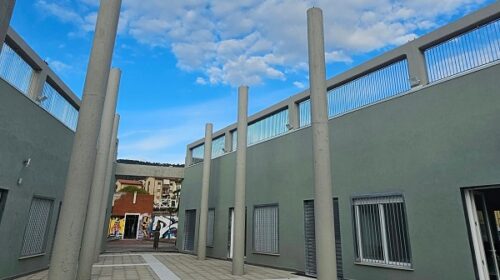Salerno, a Mariconda De Luca inaugura il polo sociale nell’ex mercato