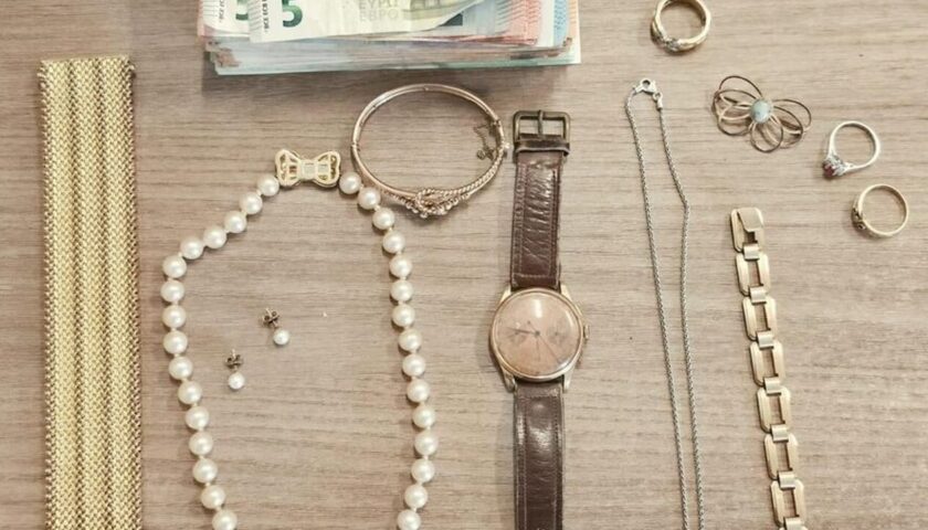 Si finge carabiniere e truffa anziana per 8500 euro, arrestata dopo la fuga