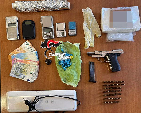 Pontecagnano: droga, armi e denaro contante, arrestato 34enne