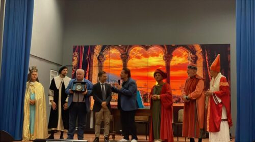 Sigillo d’onore, la massima onorificenza del Principato di Salerno conferita a Ettore Ruggi d’Aragona Sigillo d’onore, la massima onorificenza del Principato di Salerno conferita a Ettore Ruggi d’Aragona