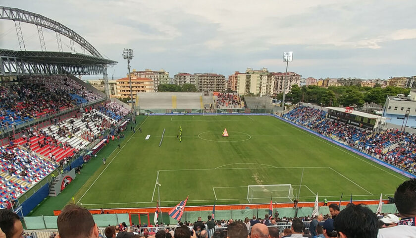 Crotone-Salernitana, vietata la vendita dei biglietti ai residenti di Salerno e provincia