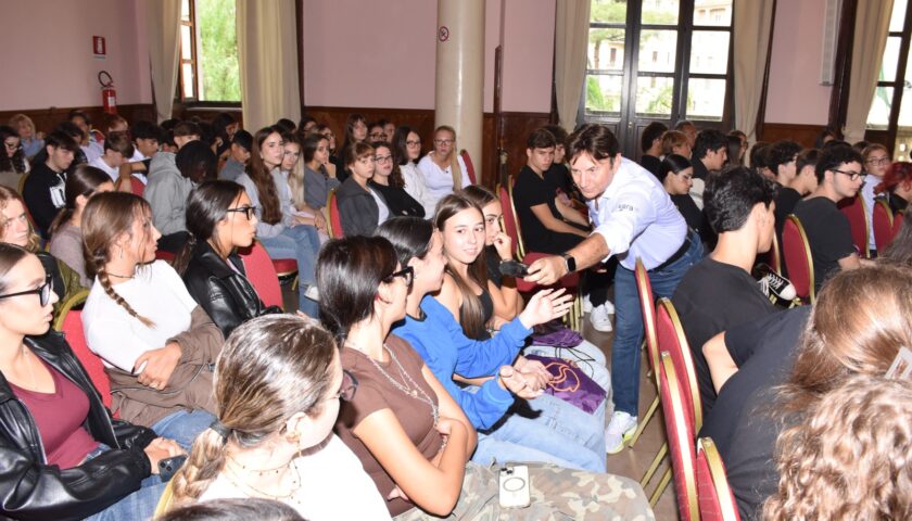 Aci Salerno parla di mobilità sicura agli studenti