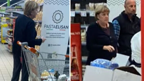 L’ex cancelliere tedesco Angela Merkel fa la spesa in un supermercato di Cava de’ Tirreni