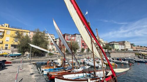 Le barche a vela latina anche nel 2027 al Porticciolo di Pastena di Salerno. Parte il progetto per la conservazione e la valorizzazione delle imbarcazioni