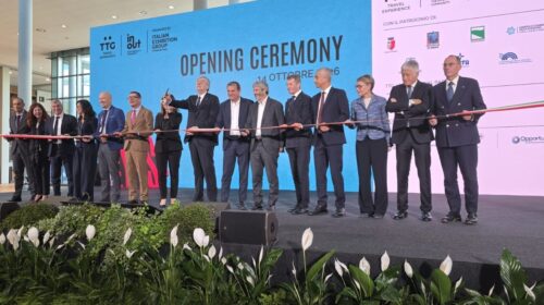 Turismo, inaugurato lo stand della Campania al Ttg di Rimini: una rotta, mille destinazioni