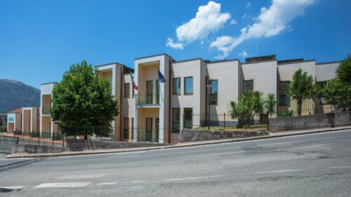 Scuole più accessibili: a Giffoni Sei Casali oltre 118mila euro per abbattere le barriere architettoniche Scuole più accessibili: a Giffoni Sei Casali oltre 118mila euro per abbattere le barriere architettoniche