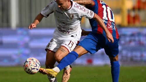 La Salernitana sbatte sul palo, a Casarano è solo un pareggio