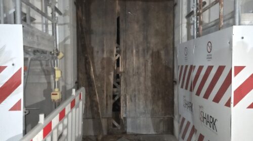 Nocera Inferiore, sfonda portone della Cattedrale ma carabinieri sventano il furto Nocera Inferiore, sfonda portone della Cattedrale ma carabinieri sventano il furto